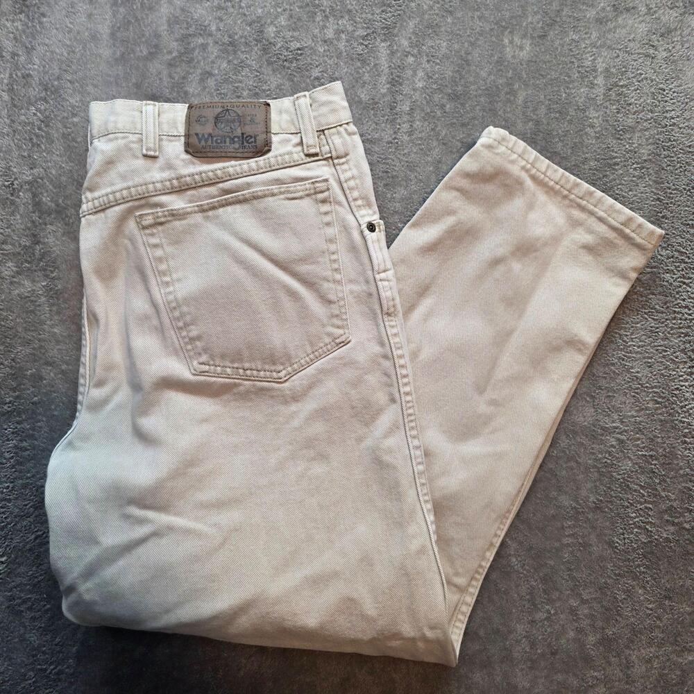 Wrangler Jeans Mens 38x30 Beige Light Wash Relaxed Straight Leg Casual Denim